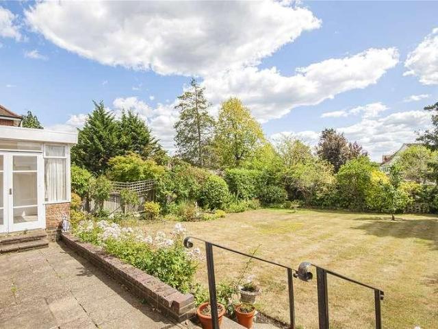 House for sale in New Malden, Coombe