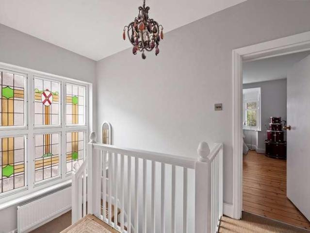 House for sale in Willesden Green, Greater London