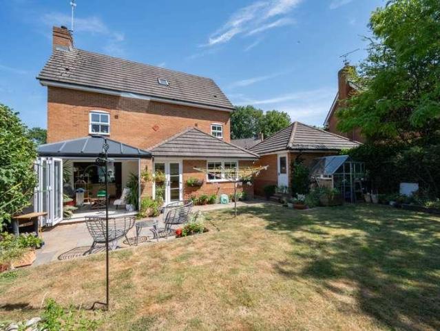 House for sale in Horsham, West Sussex