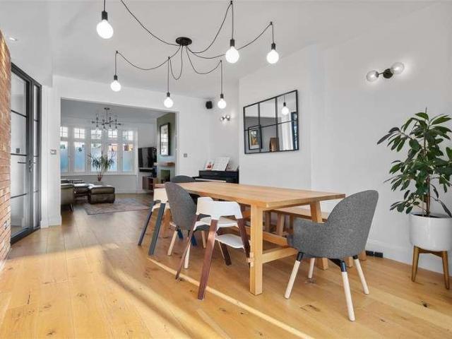 House for sale in London Borough of Merton, Raynes Park