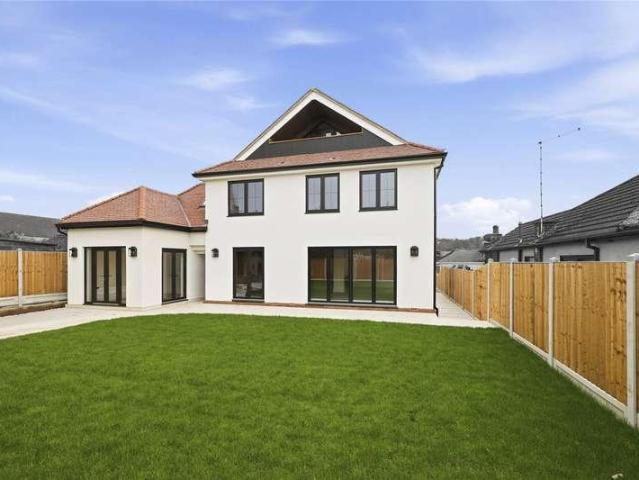 House for sale in South Benfleet, Essex