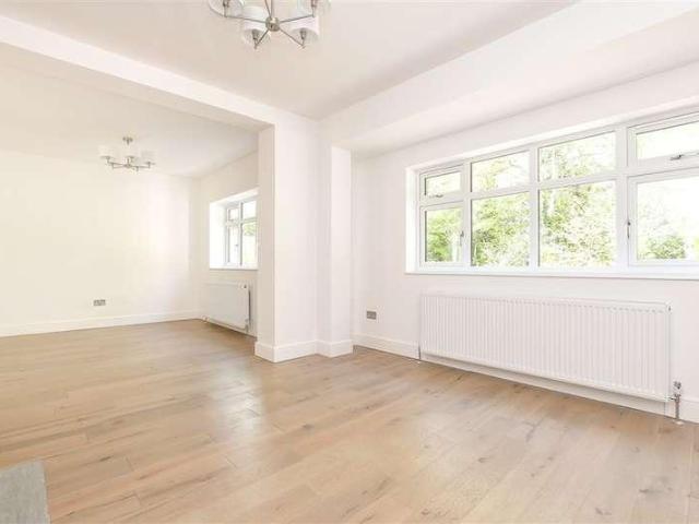 House for sale in Hillview, Surrey