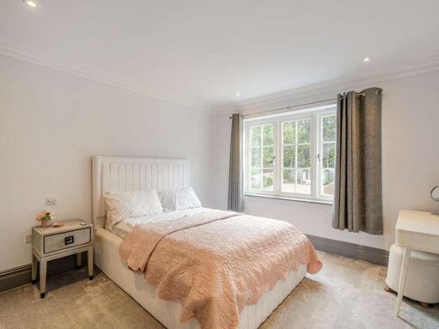 House for sale in Stoke D'Abernon, Blackhills