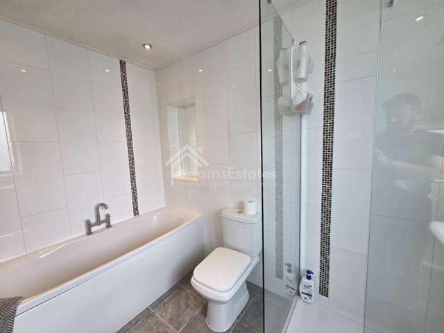 House for sale in Thornhill Lees