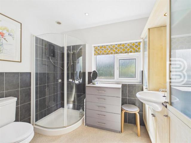 House for sale in Cawston, New Bilton