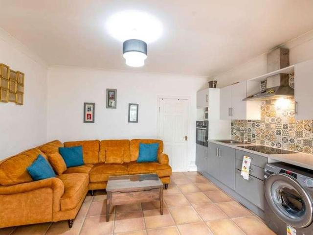 House for sale in Hallcroft, Costhorpe