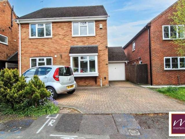 House for sale in Stoke Mandeville, Buckinghamshire