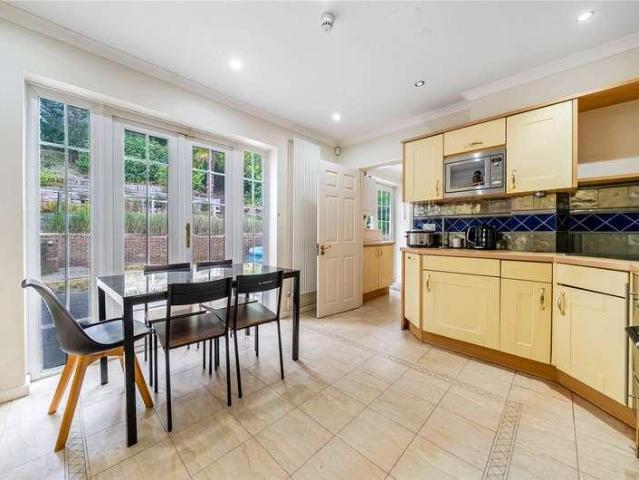House for sale in Heol-las, Surrey