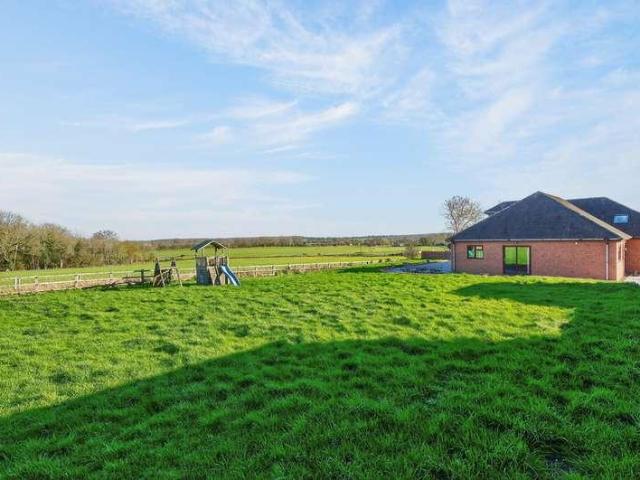 House for sale in Hanbury Wharf, Crookhill