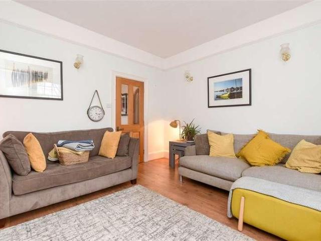 House for sale in Pachesham Park, Surrey