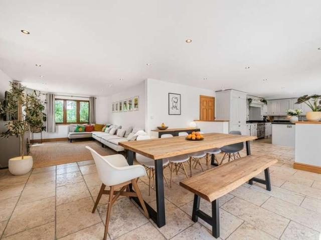 House for sale in Fole, Surrey