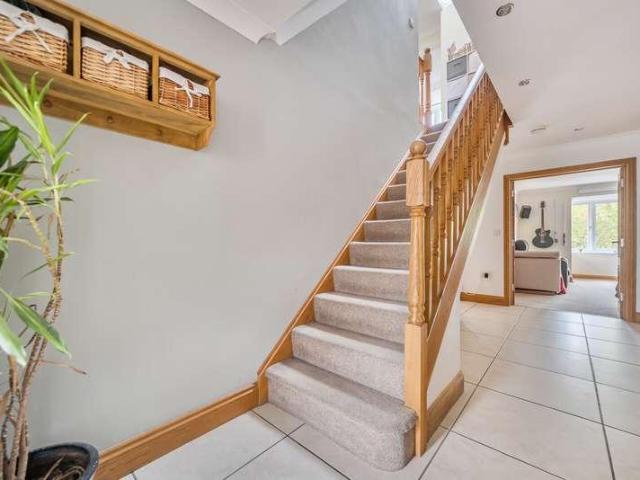 House for sale in Farnham, Waverley