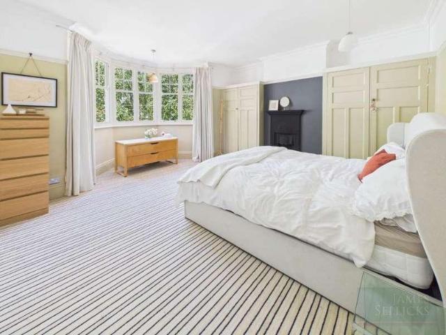 House for sale in Knighton, Old Wharf