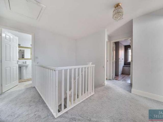 House for sale in Elmfield, Leicestershire