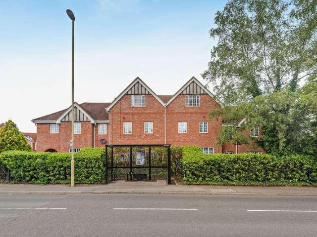 House for sale in Hart, Hampshire