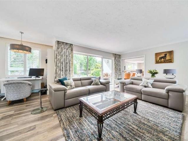 House for sale in Heatherside, Heol-las