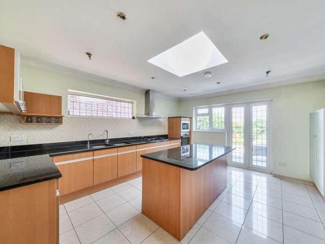 House for sale in Batchworth, Three Rivers
