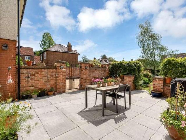 House for sale in Brentingby, Leicestershire