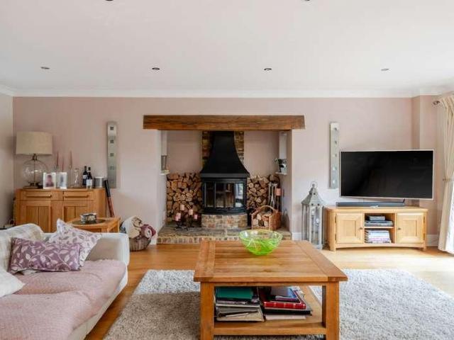 House for sale in Pachesham Park, Surrey