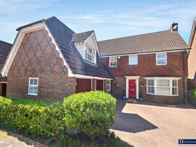 House for sale in Ardleigh Green, Greater London