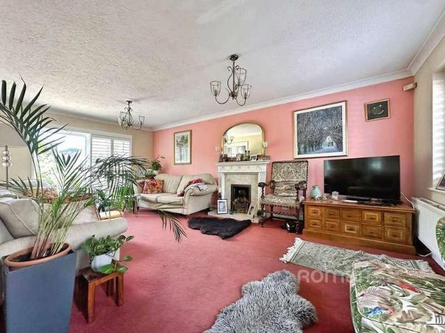 House for sale in Hart, Hampshire
