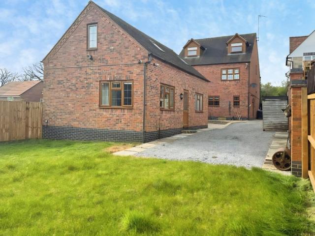House for sale in Bromsgrove, Worcestershire