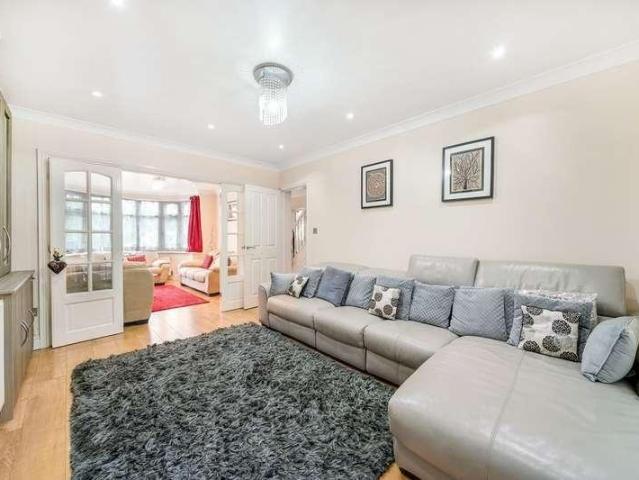 House for sale in Pinner