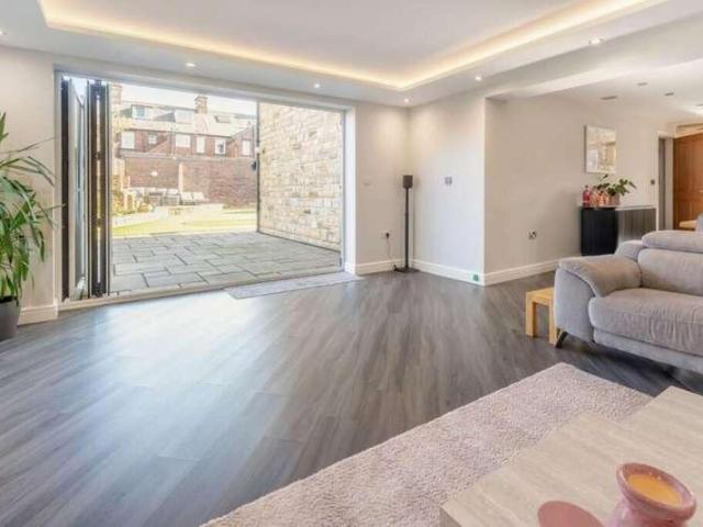 House for sale in Hoyland Common, South Yorkshire