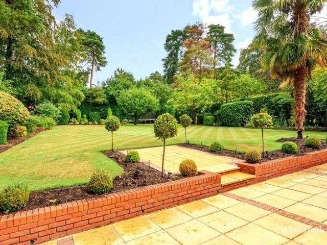 House for sale in Wentworth Estate, Runnymede