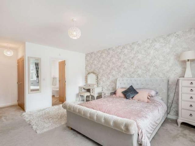 House for sale in Green Close, Warwickshire