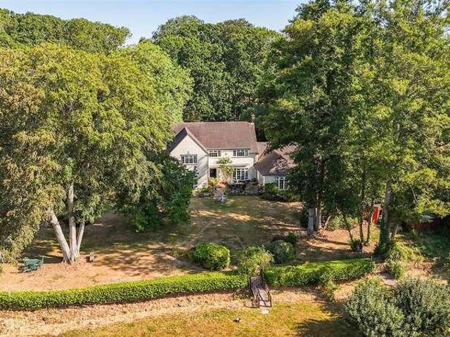 House for sale in Finchampstead