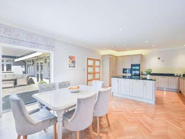 House for sale in Walton On The Hill, Reigate and Banstead
