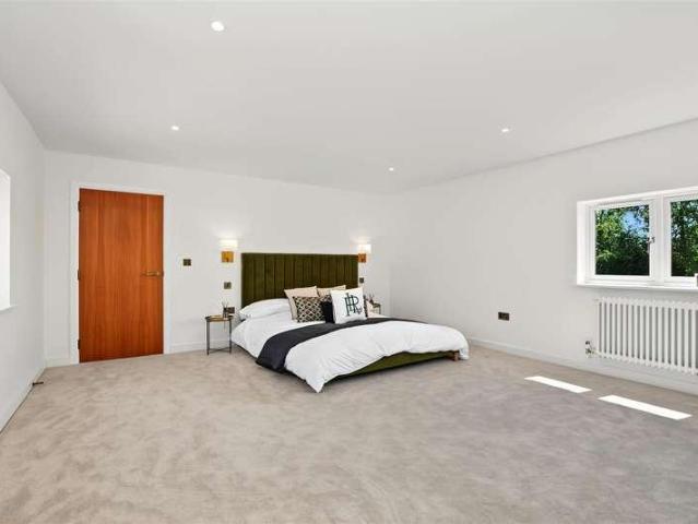 House for sale in Gedling, East Midlands