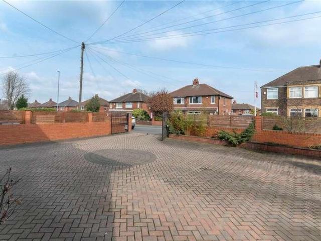 House for sale in Woodkirk, West Yorkshire