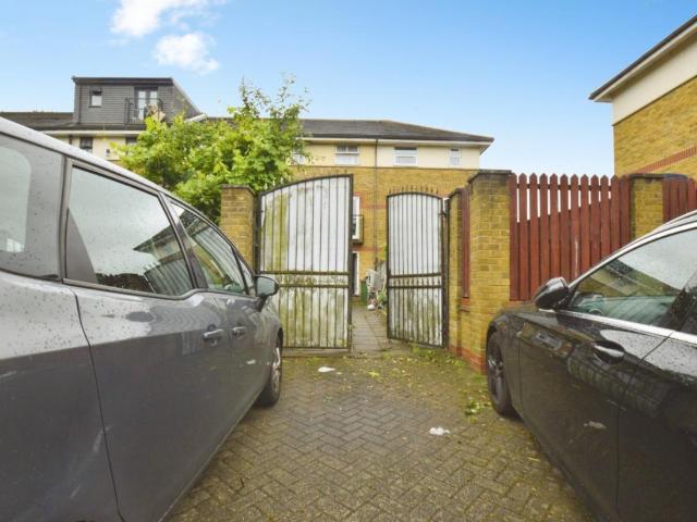 House for sale in Beckton, Greater London