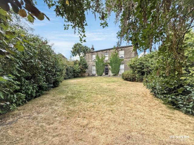 House for sale in Hanging Heaton, Dewsbury