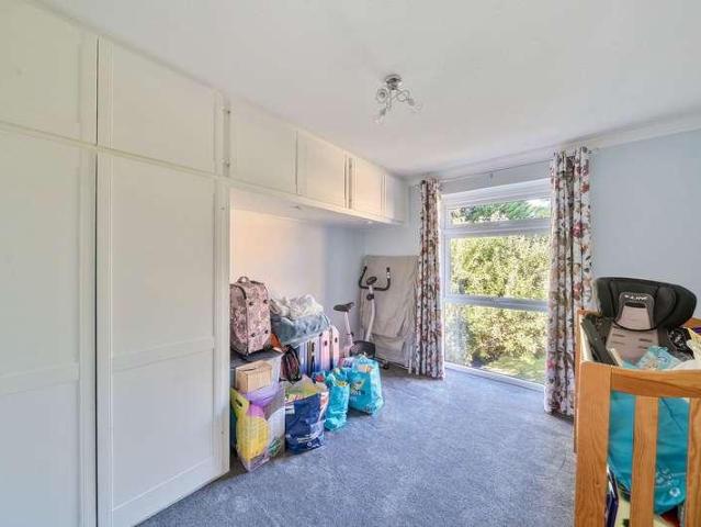 House for sale in Hillview, Surrey