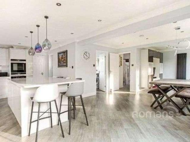 House for sale in Windlesham, Surrey Heath