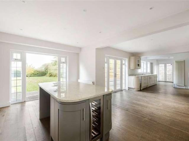 House for sale in London Borough of Croydon, Addiscombe