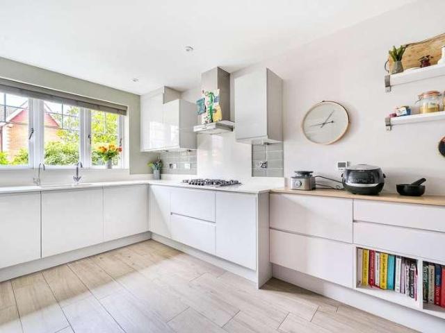 House for sale in Shalford, Westborough