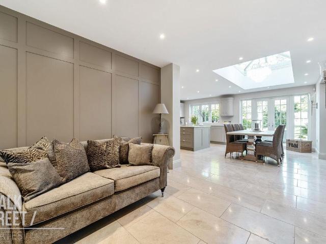 House for sale in Hornchurch, Greater London