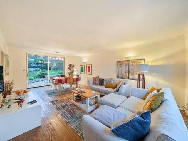 House for sale in Bushey