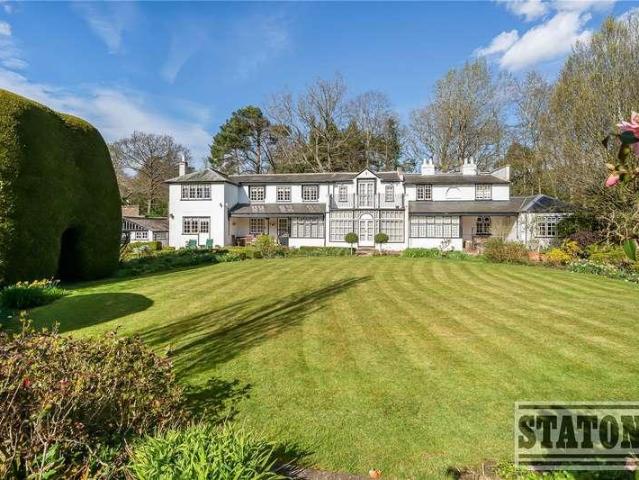 House for sale in Highwood Hill, Greater London