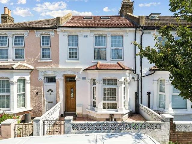 House for sale in Summerstown, Greater London