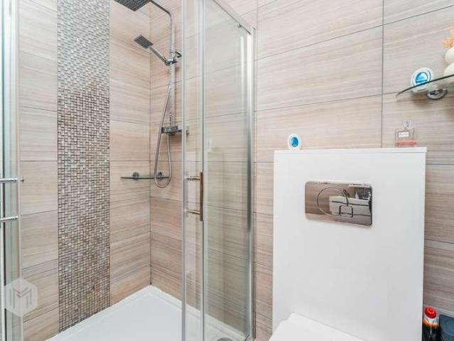 House for sale in Bradshaw, Lee Bank