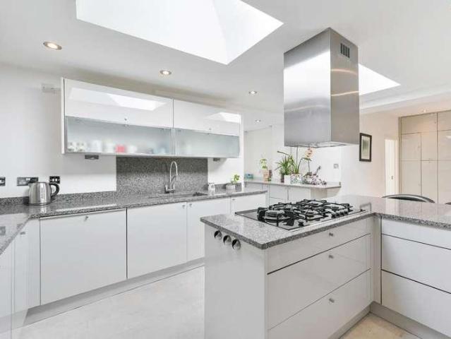 House for sale in Nork, Red Hill
