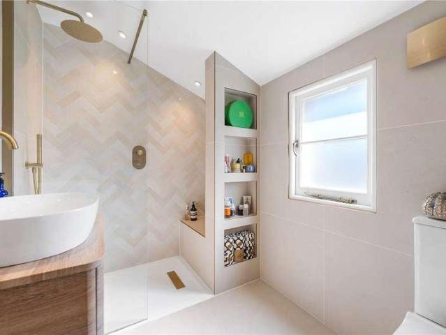 House for sale in East Dulwich, Greater London