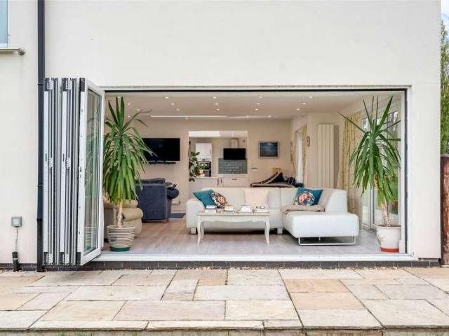 House for sale in Barton In Fabis, East Midlands