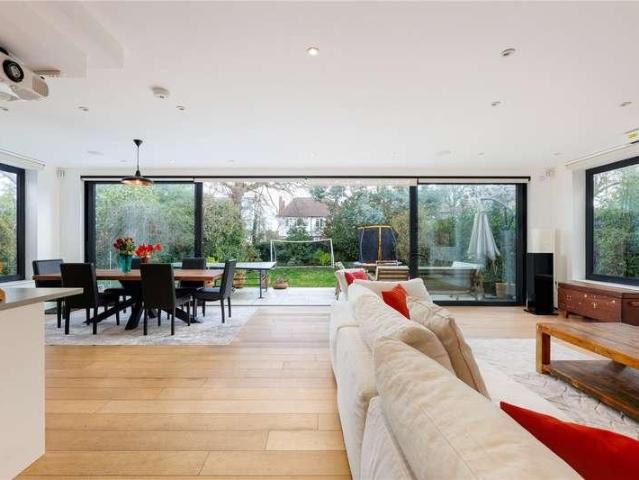 House for sale in Roehampton, Greater London