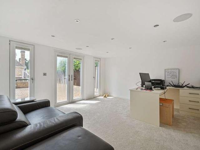 House for sale in Finchampstead